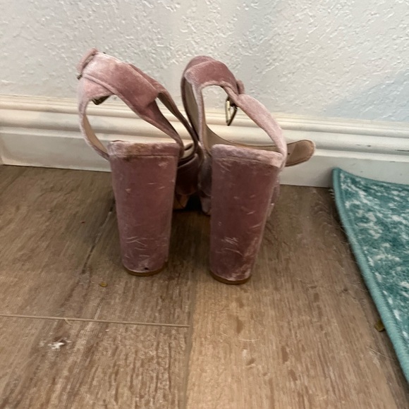 Velvet light pink heels size 8 - Picture 5 of 6